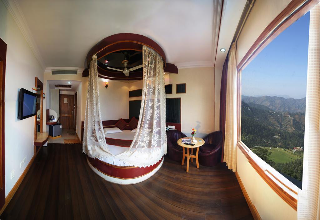 Hotel Landmark Shimla Oda fotoğraf